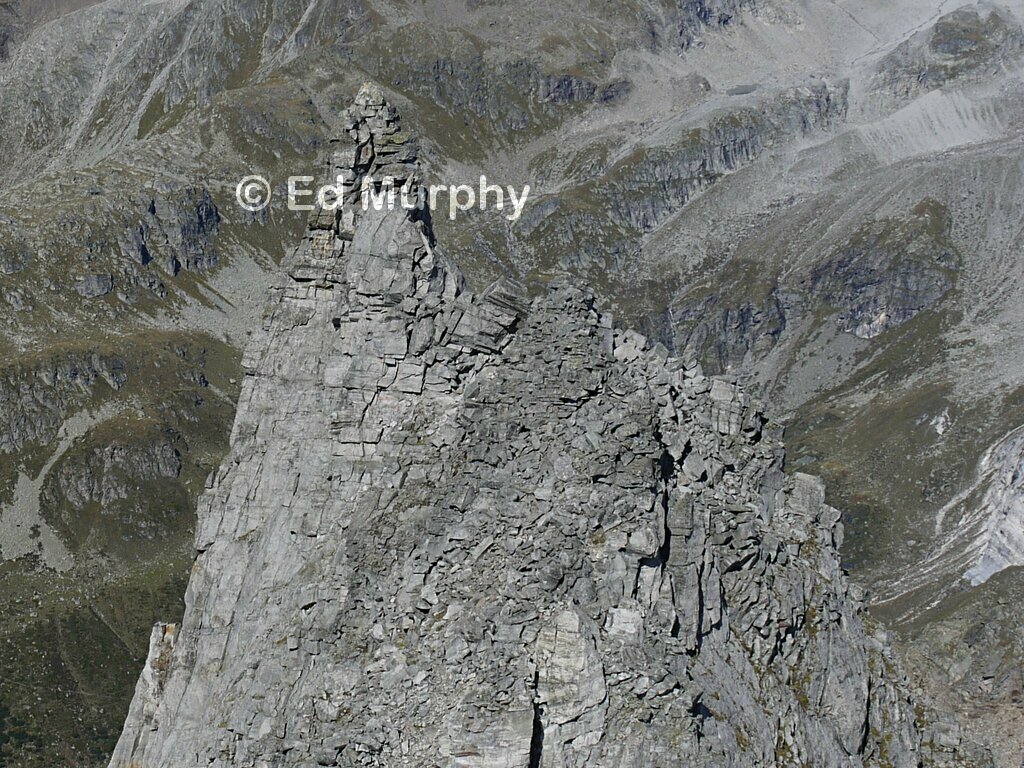 The Klein Schinhorn below the Gross Schinhorn summit