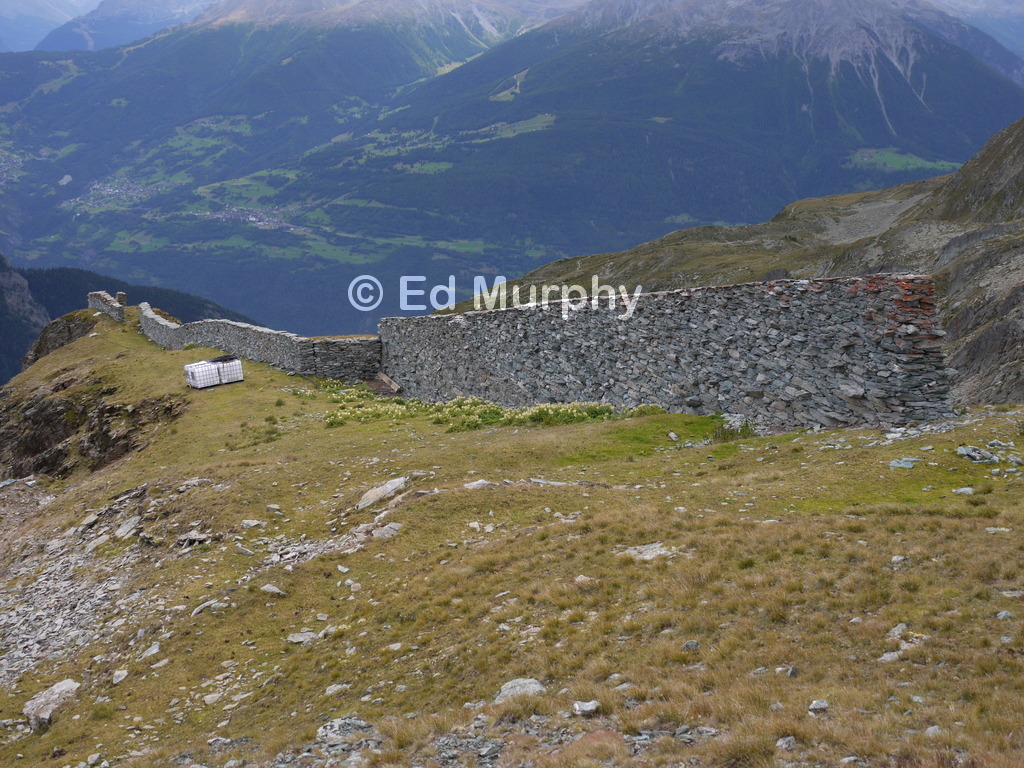 Military work on the way to the summit of the Niwen