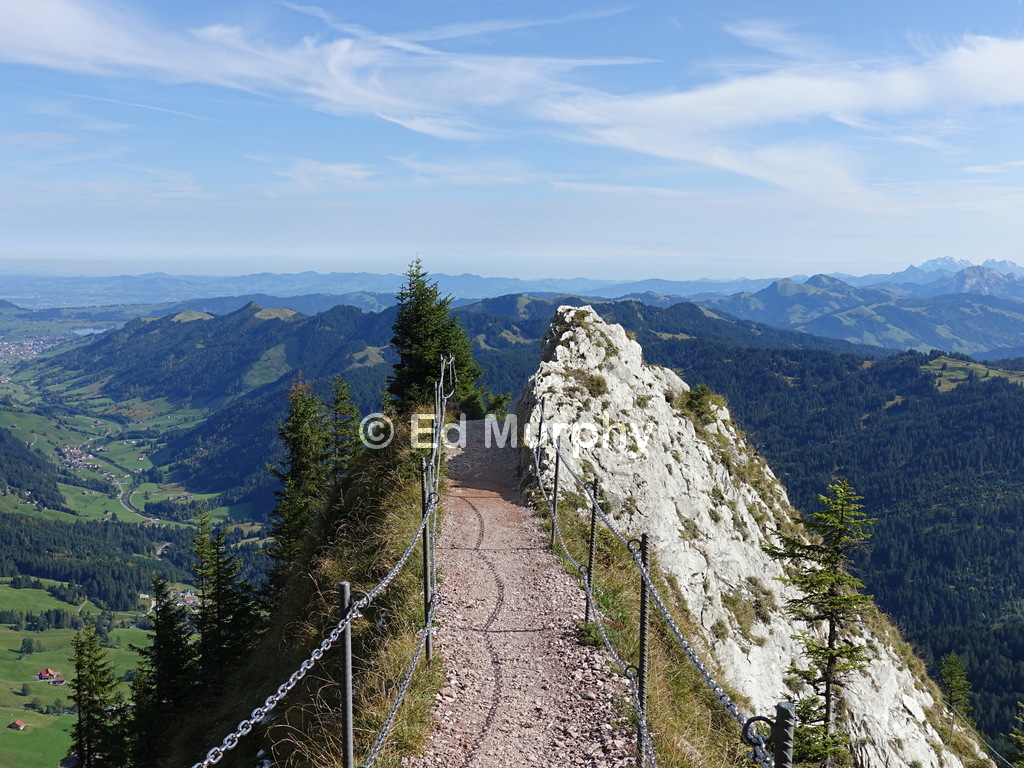 The Gross Mythen path above the Alptal