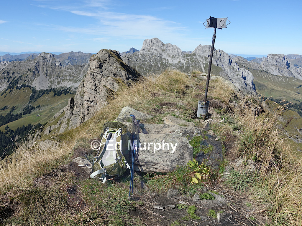 The summit of the Wittenberghorn with the Gummfluh in the background